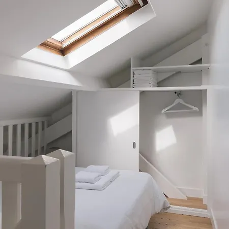 Terra Nova Apartment